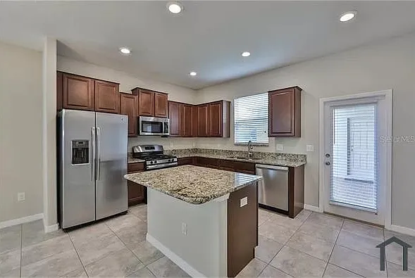 7325 Parkshore Dr — Photo 2