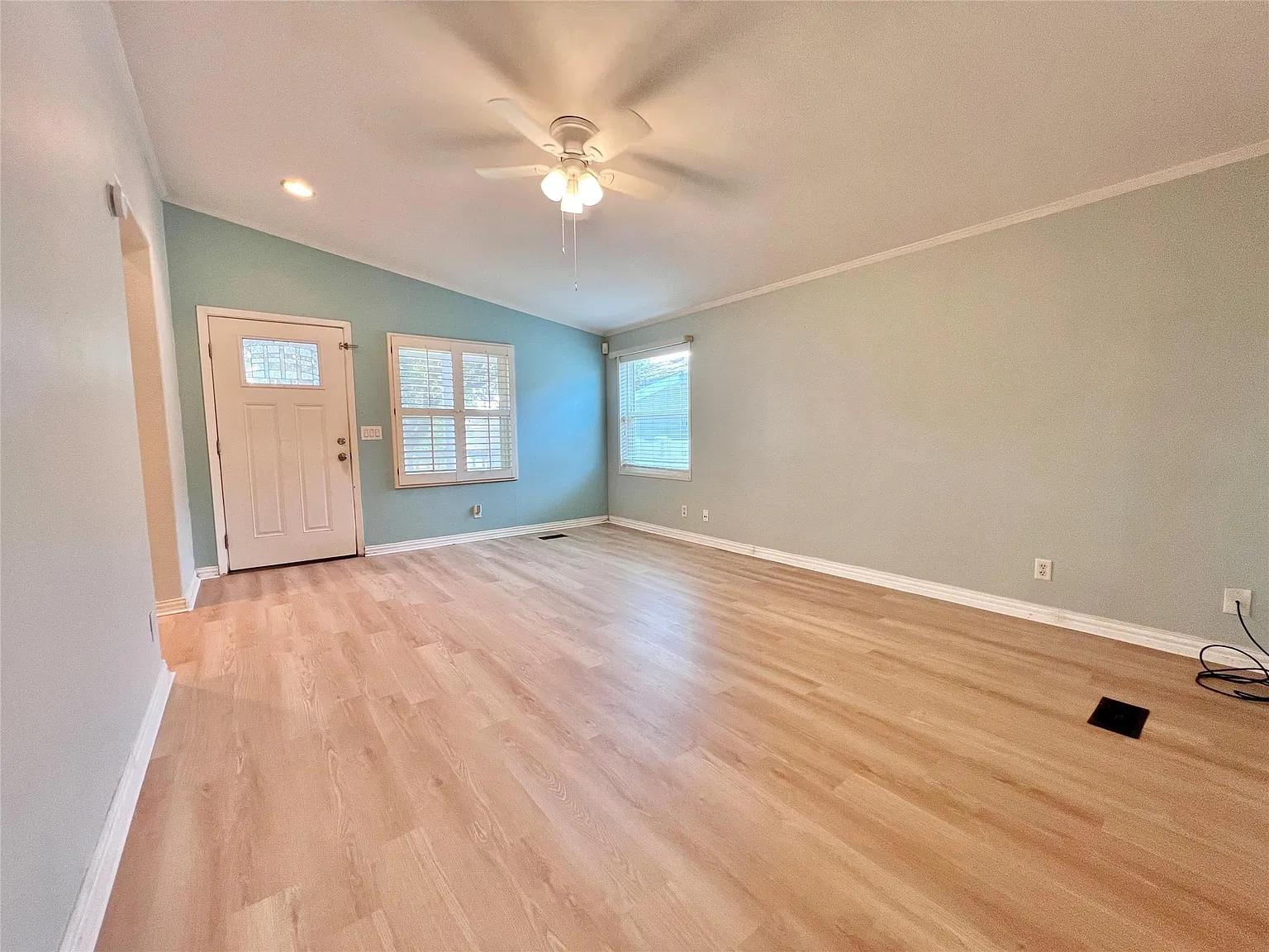3 bed, 2.0 bath, 1218 sqft, $1,750 — Photo 3