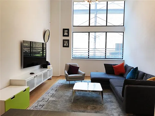 Sold by R New York | media 14