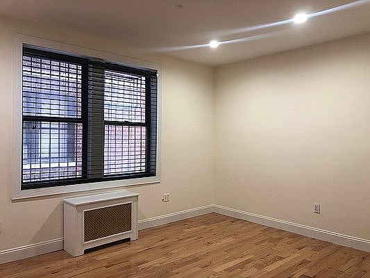 4th image of 310 Convent Ave #1AA