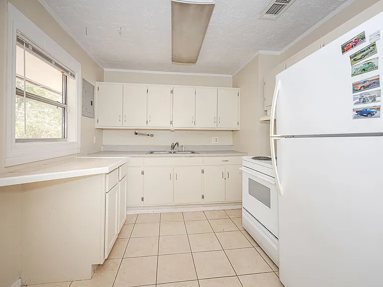 2919 Criswell Ave — Photo 21