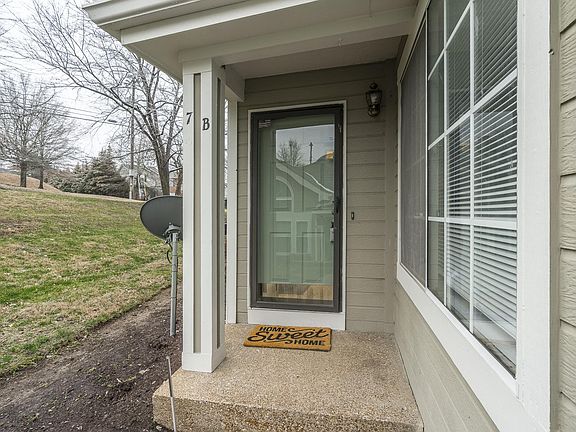 4th image of 129 Cherry Hill Dr APT 7B