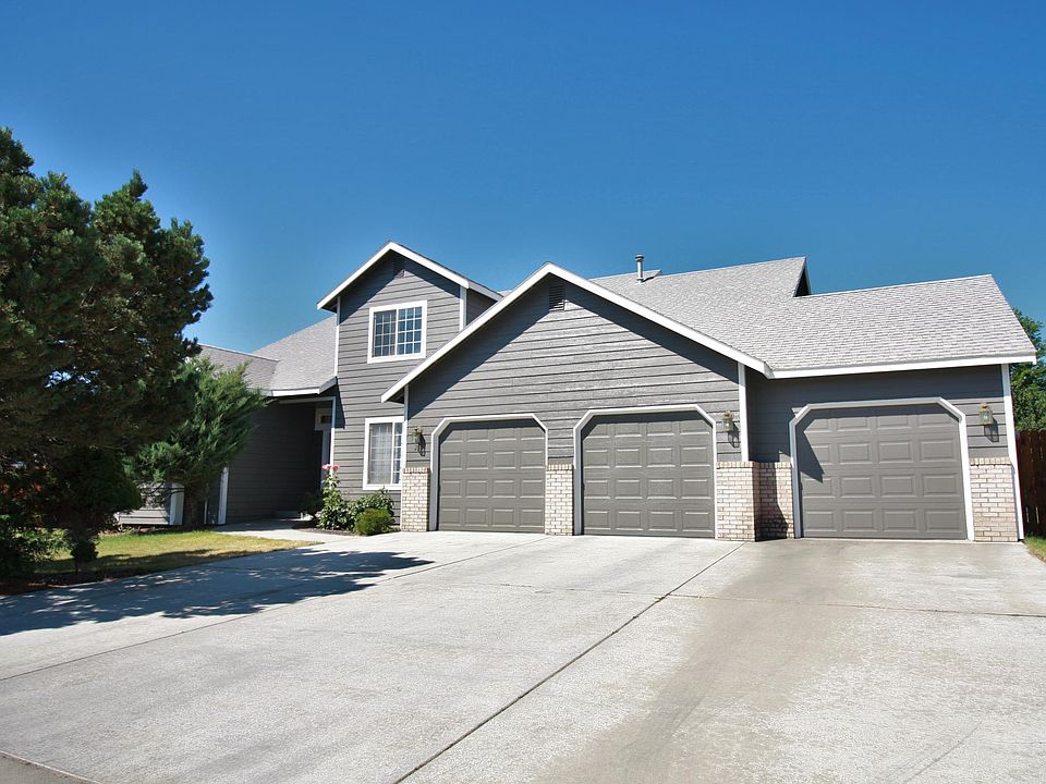 1st image of 210 Brookwood Loop
