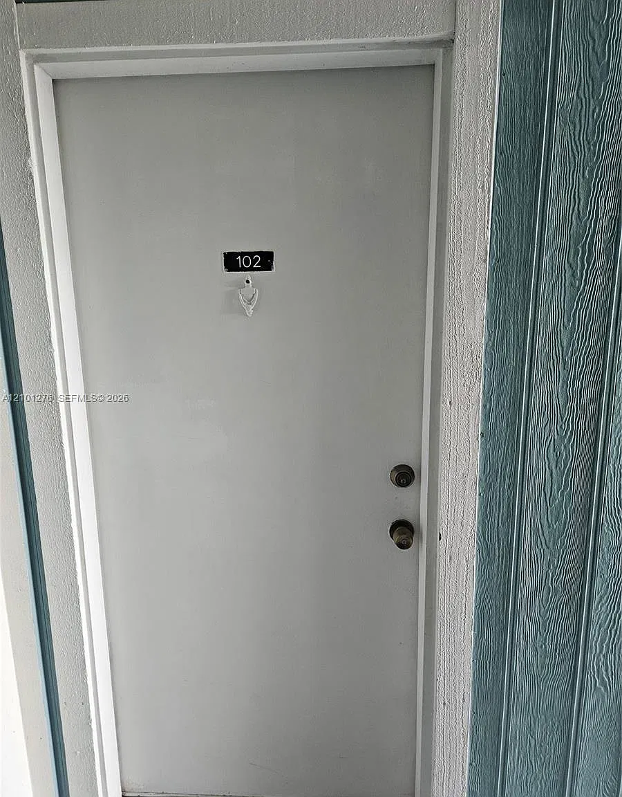 Ridgeview Gardens Condo # — Photo 3