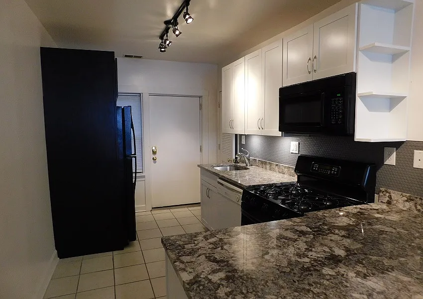 2 bed, 800 sqft, $1,750 — Photo 4
