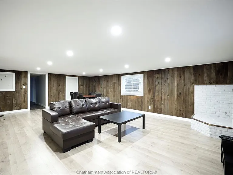 97 Taylor Ave — Photo 22