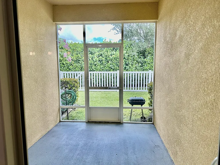 6112 NW Cullen Way — Photo 15
