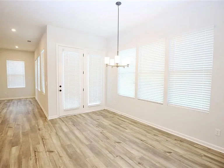 2225 Whistler Way NE — Photo 8