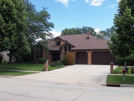 1st image of 585 Ashbury Dr