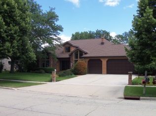585 Ashbury Dr, Fond Du Lac, WI 54935