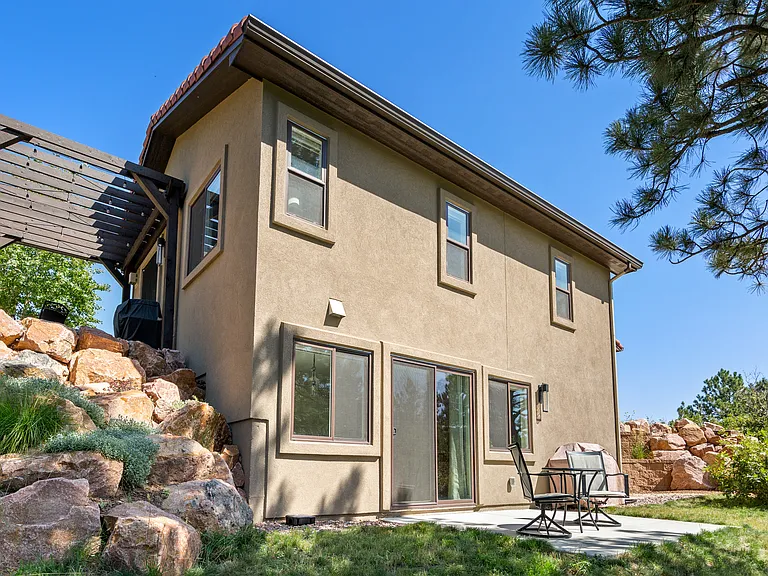 3175 Hamal Cir #B — Photo 6