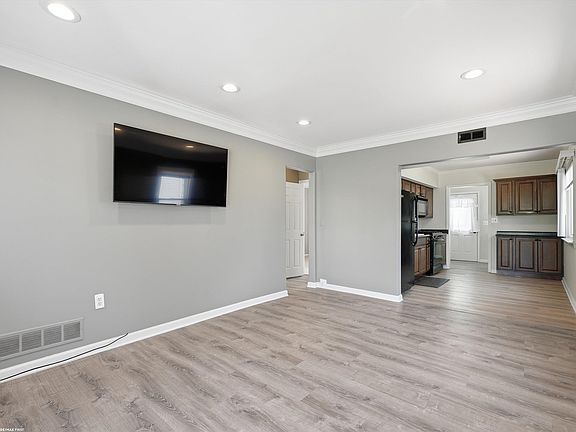 5th image of 27320 Lawnwood St