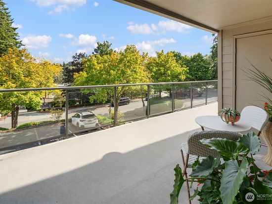 2935 76th Avenue SE #21A, Mercer Island, WA 98040