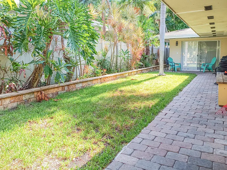 305 S Federal Hwy #1 — Photo 8