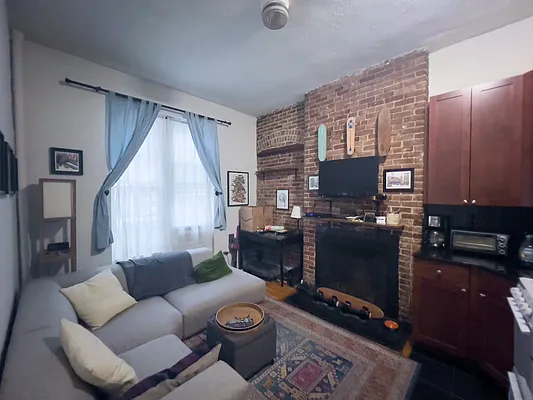 Rented by Denise Rosenblum, LREB | media 2