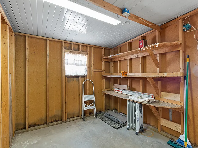 5223 E Lindstrom Ln — Photo 23