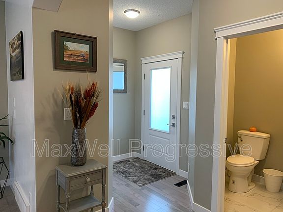 2nd image of 143 Awentia St