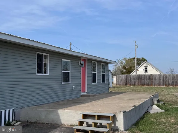 16448 Ball Point Rd, Piney Point, MD 20674