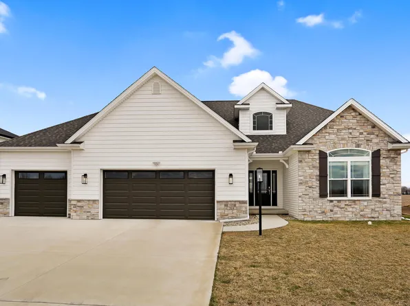 304 Harpers Ferry, Savoy, IL 61874