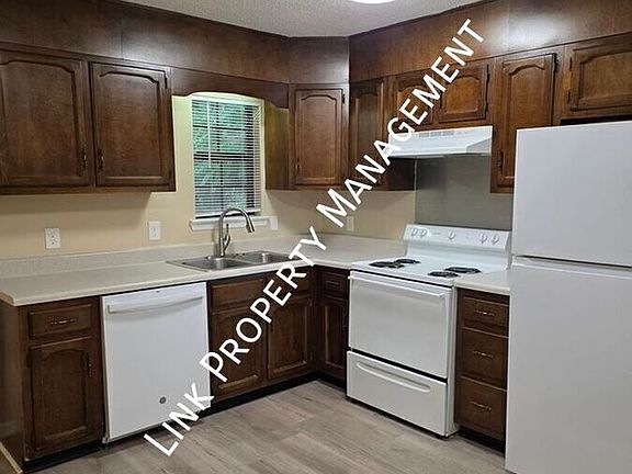 3rd image of 900 Peppermill Rd #900A