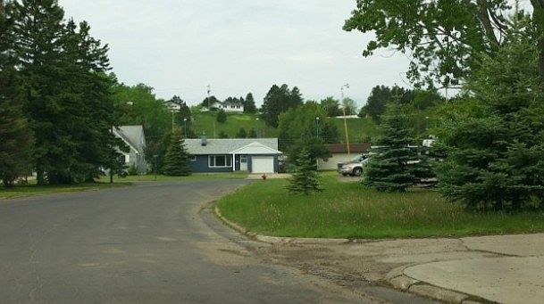 2nd image of 1409 Merryview Ln