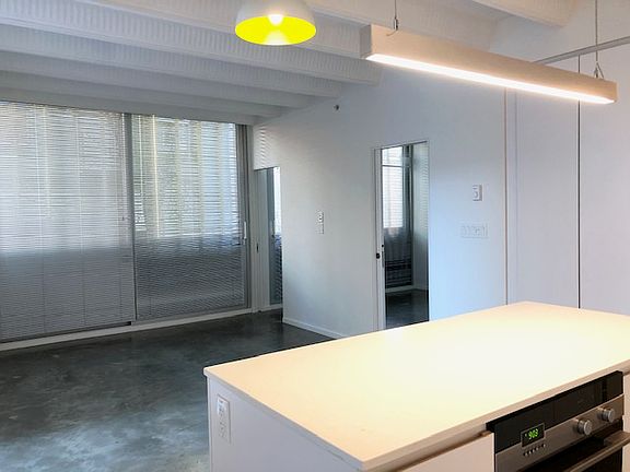 4th image of 219 Georgia St E #204
