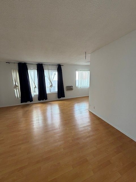 1st image of 1041 N Ogden Dr