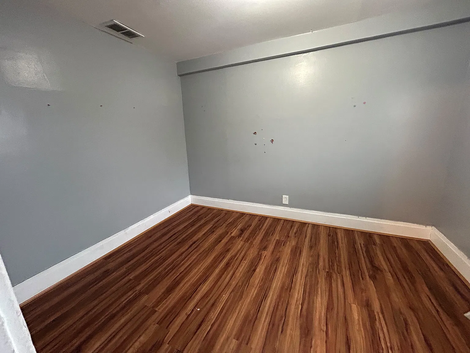 3 bed, 1200 sqft, $1,000 — Photo 3