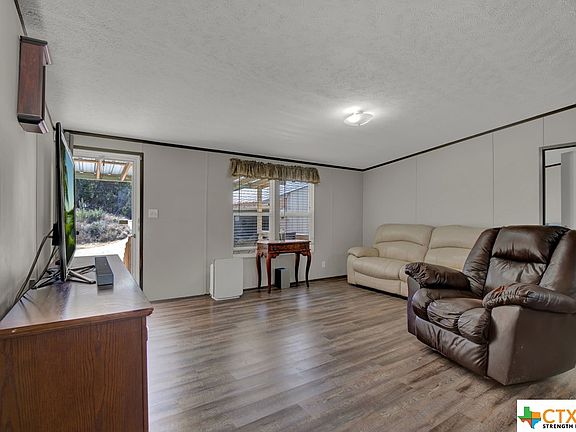 3rd image of 1035 Live Oak Dr