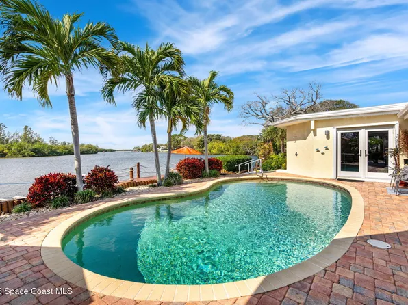 561 Capri Rd, Cocoa Beach, FL 32931