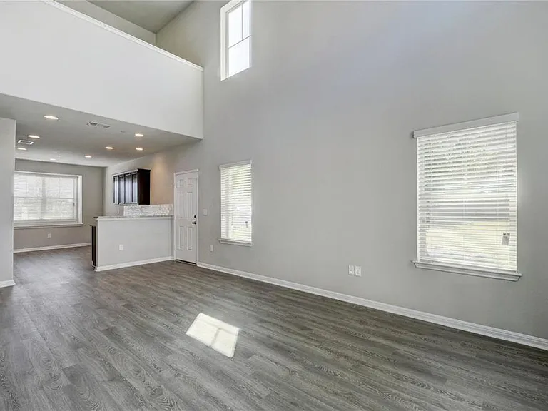 516 E Slaughter Ln #2301 — Photo 4
