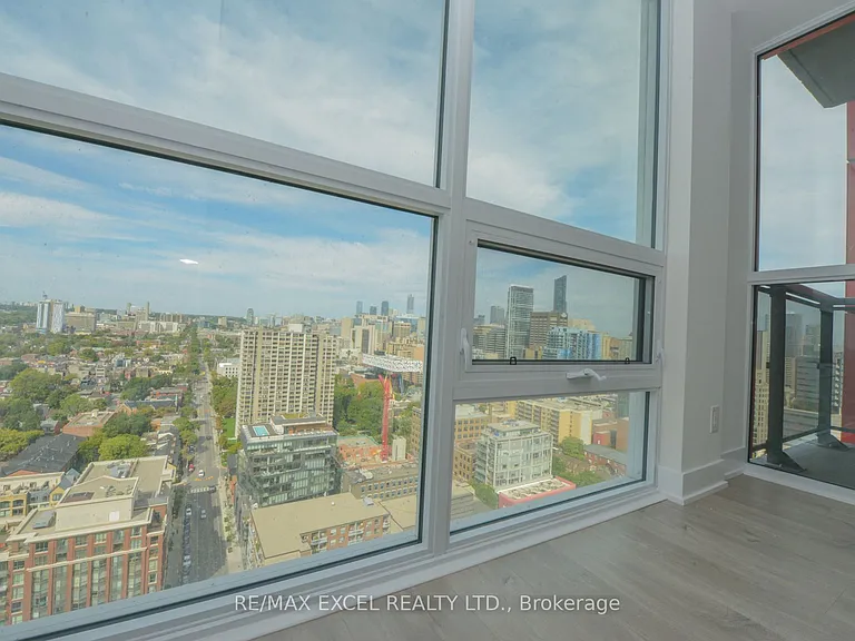 318 Richmond St W #2502 — Photo 8