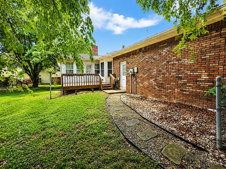 538 Brentwood Cir — Photo 6