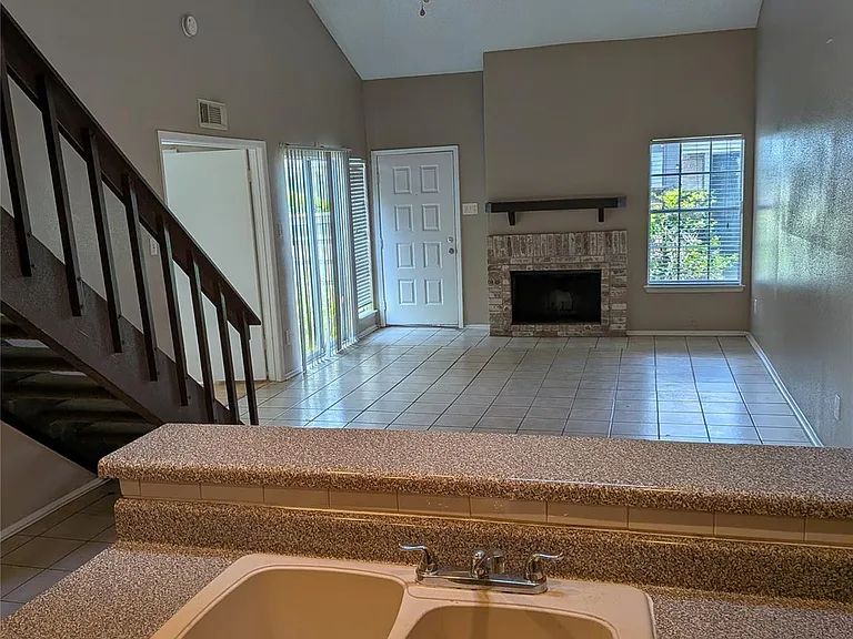 12214 Bob White Dr #122 — Photo 9