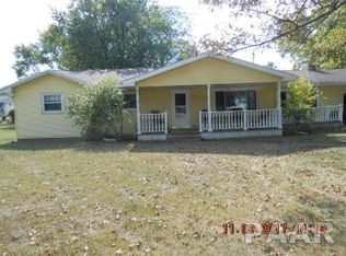 1233 Old Indian Town Rd, Henry, IL 61537