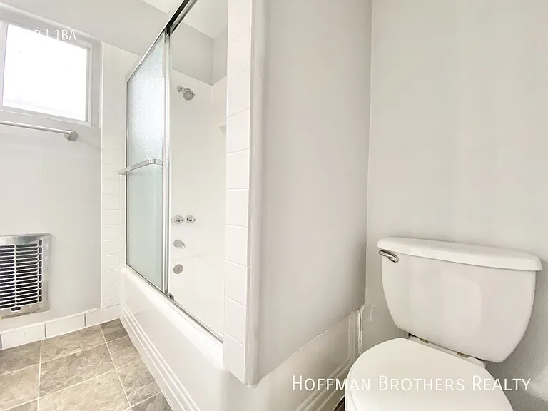 5716 La Mirada Ave #3 — Photo 5