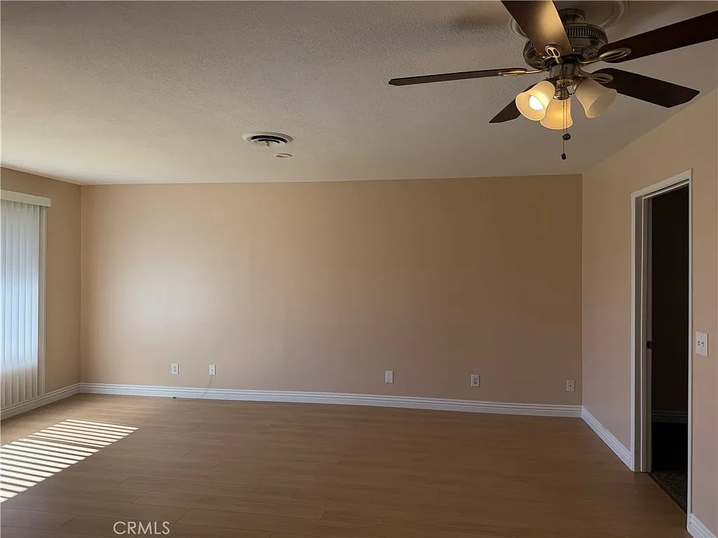 3 bed, 1040 sqft, $2,200 — Photo 1