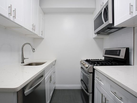 4th image of 715 Park Ave APT 2A