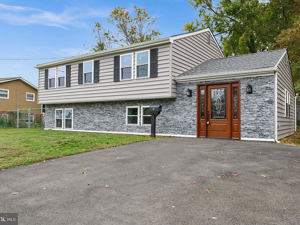 1st image of 9 Cynwyd Dr