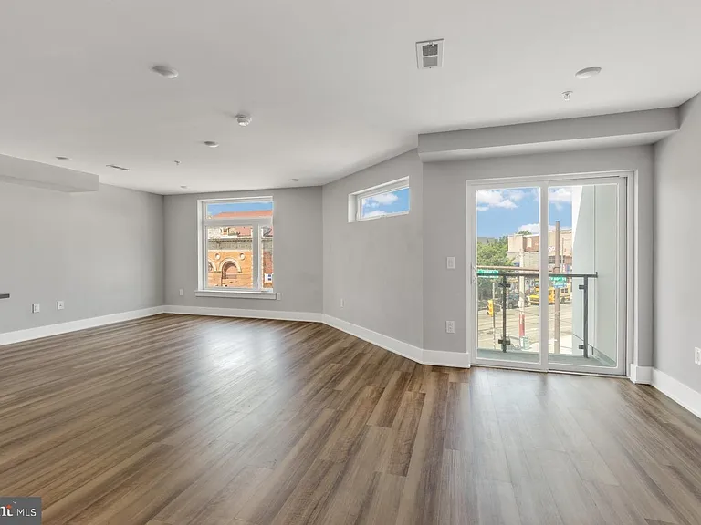 3965 Lancaster Ave #302 — Photo 11