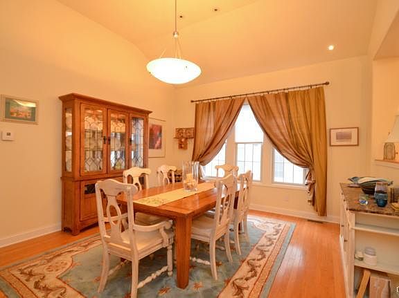 3rd image of 35 Bluffs Ct