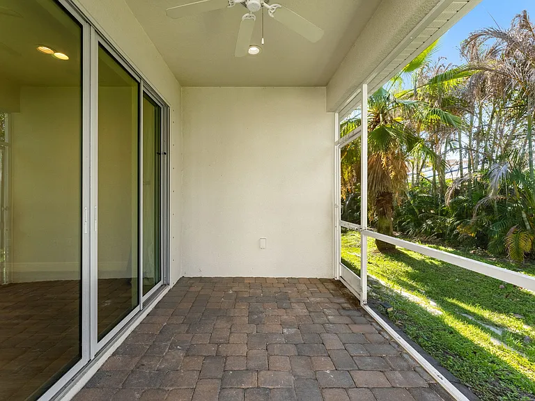1011 Steven Patrick Ave — Photo 14