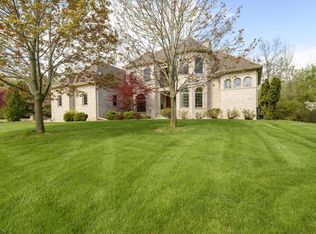 10935 N Oriole LANE, Mequon, WI 53092