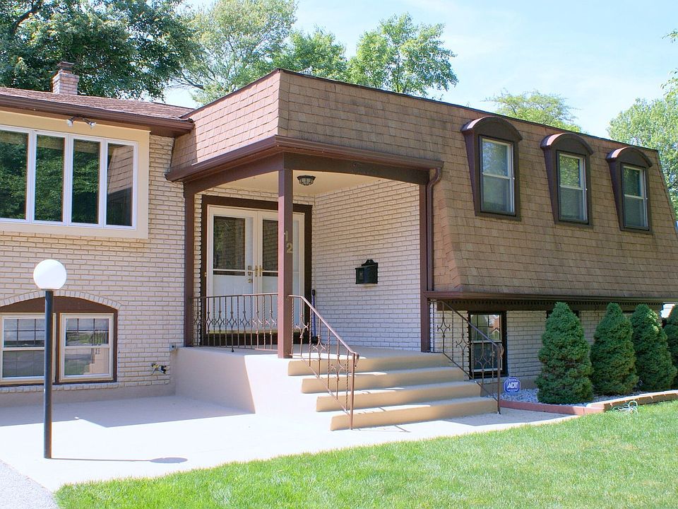 5 Bedrooms, 3 Full Baths