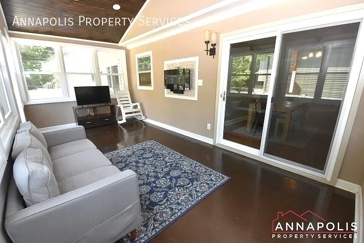 700 Mount Alban Dr — Photo 12
