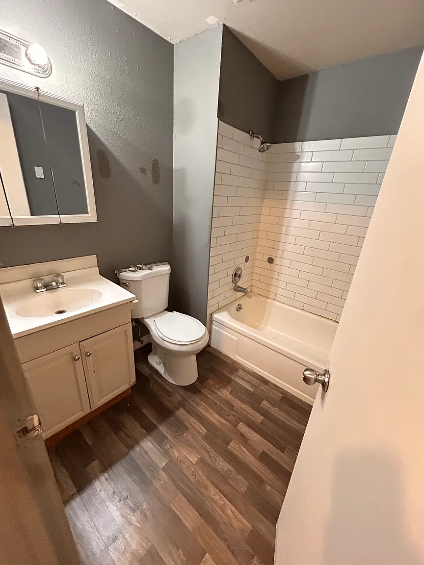 2909 Fruit Valley Rd APT D photo 1