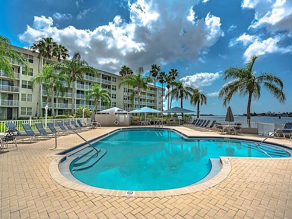 4th image of 5901 Bahia Del Mar Cir APT 220