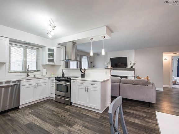 5th image of 9430 Greenbriar Dr APT 2A