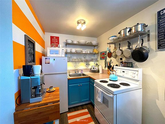 3rd image of 839 Tidelands Court NW #C