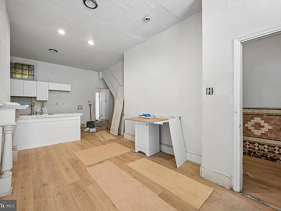 3rd image of 4841 Haverford Ave